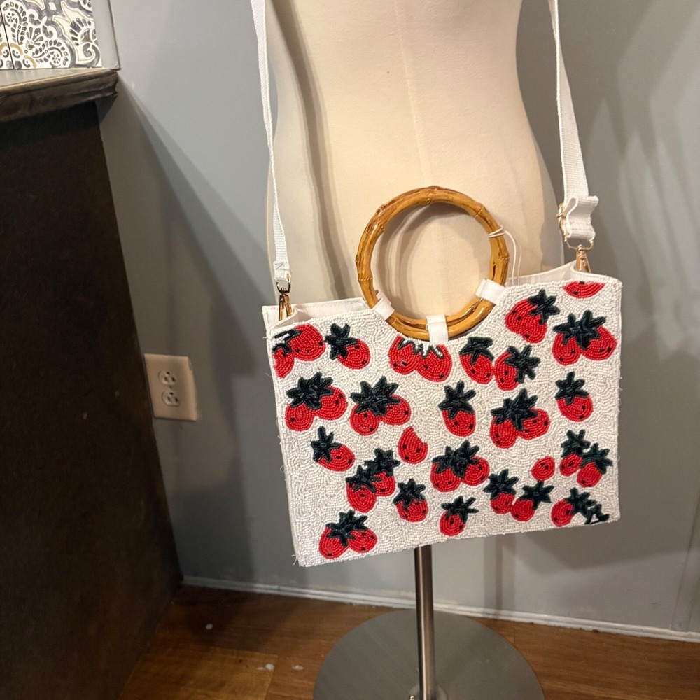 NWT Sol and Mer Strawberry Beaded Purse w/ Bamboo Handles‎